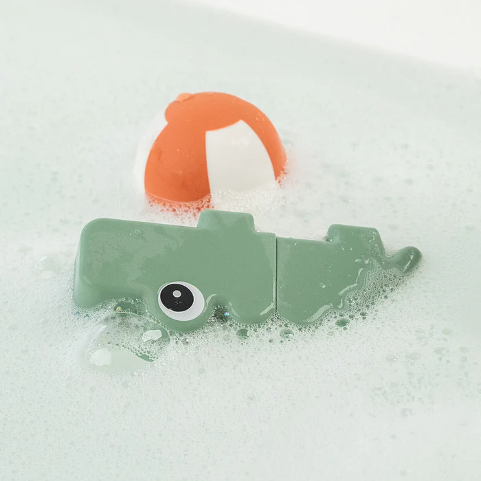 Done By Deer – Brinquedo Banho – Croco Green - Image 5